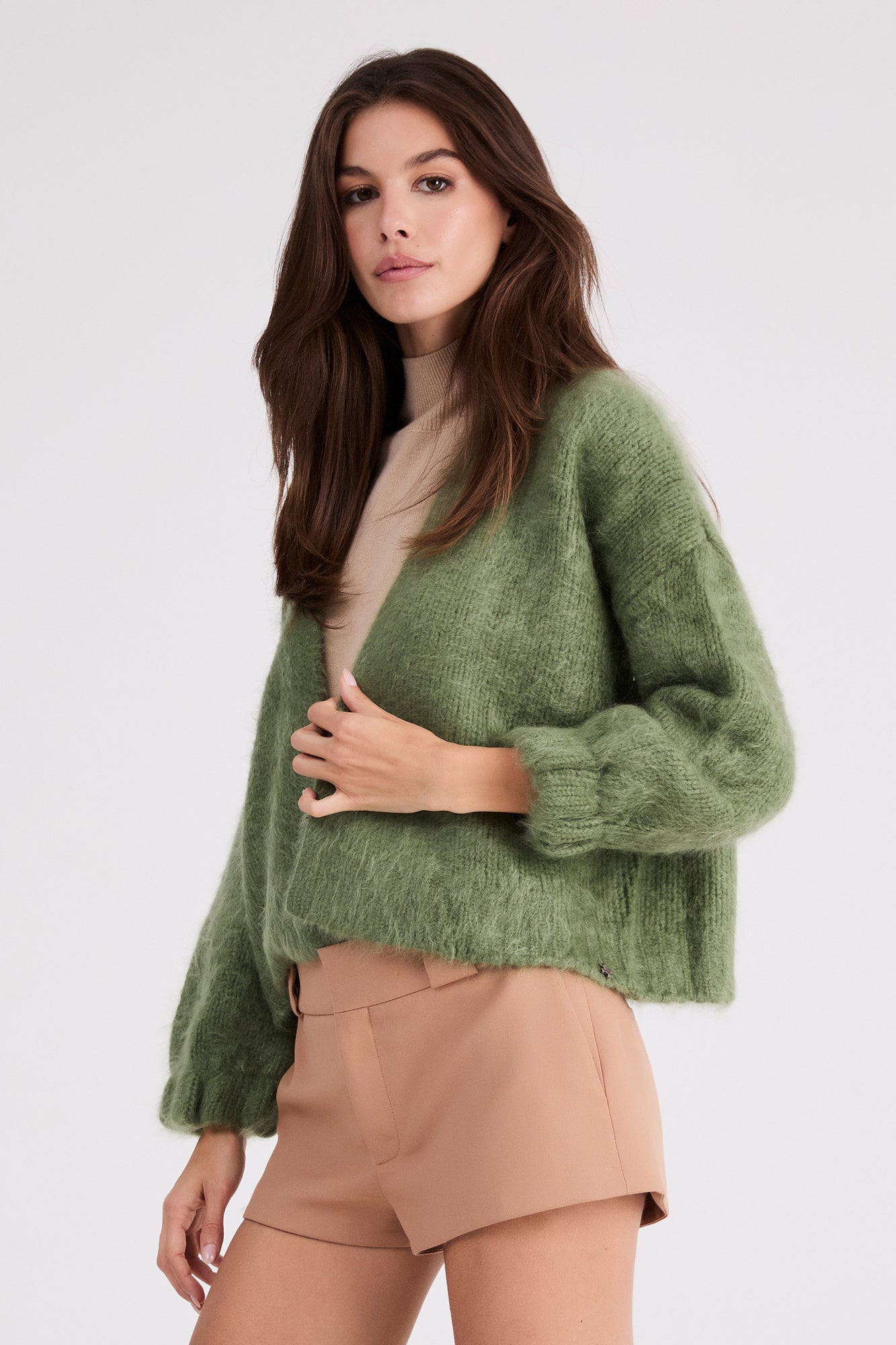 + Beryll Anita Cashmere Cropped Cardigan | Kelp Green - + Beryll Anita Cashmere Cropped Cardigan | Kelp Green - +Beryll Worn By Good People