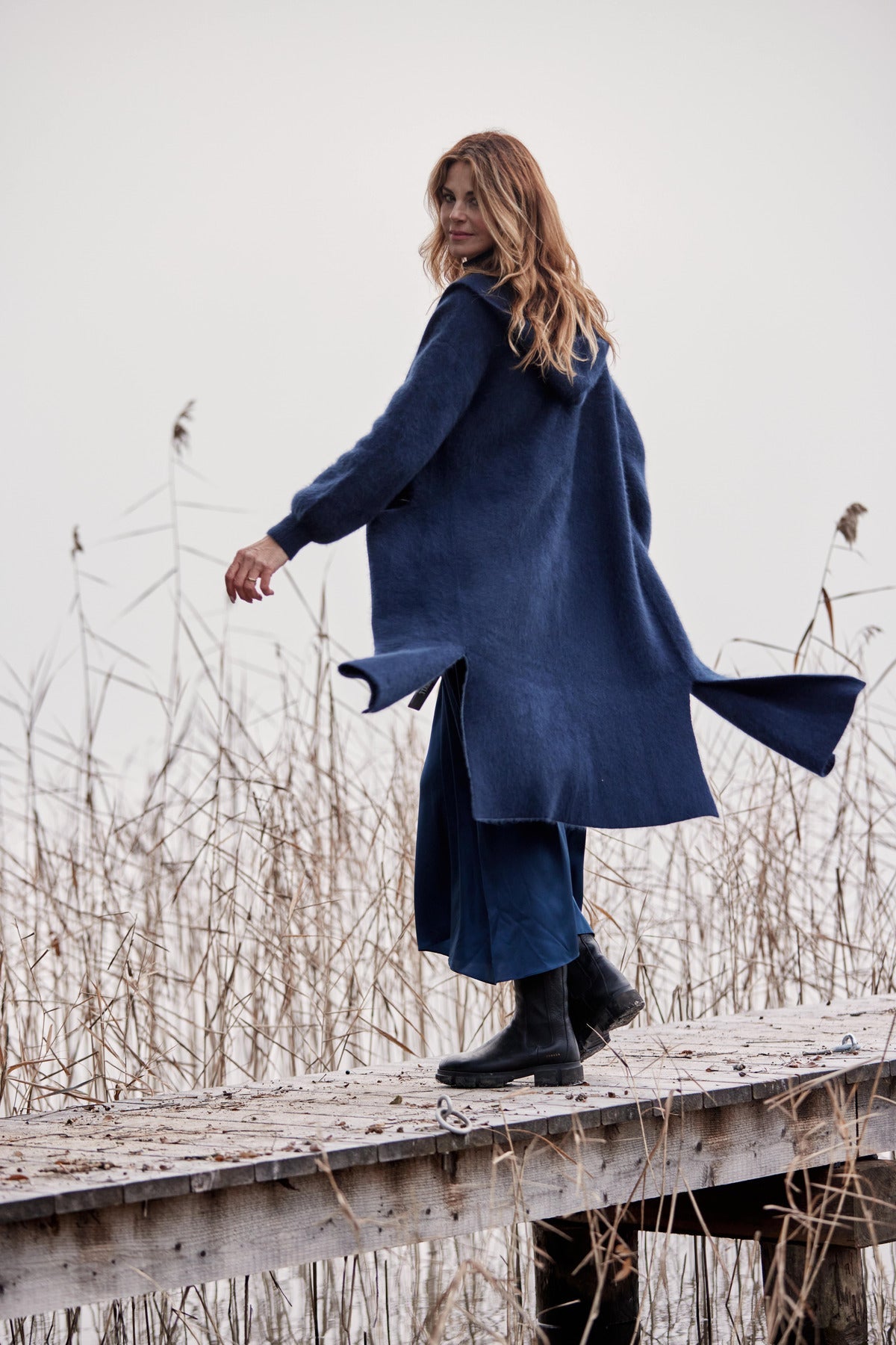 + Beryll Cashmere Coat with Hood | Navy Blue - + Beryll Cashmere Coat with Hood | Navy Blue - +Beryll Worn By Good People