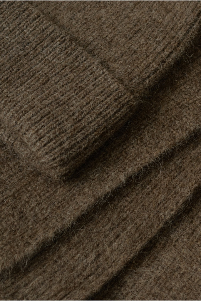 + Beryll Cashmere Scarf and Beanie Bundle | Mocha - +Beryll Worn By Good People