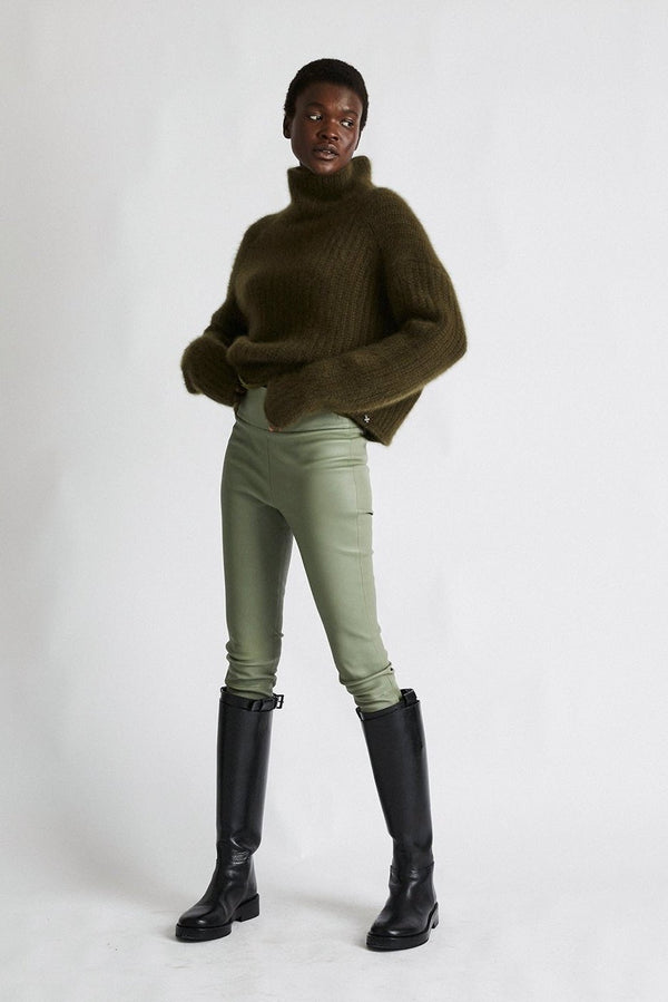 +Beryll Cashmere Sweater Carole | Kelp Green - +Beryll Worn By Good People