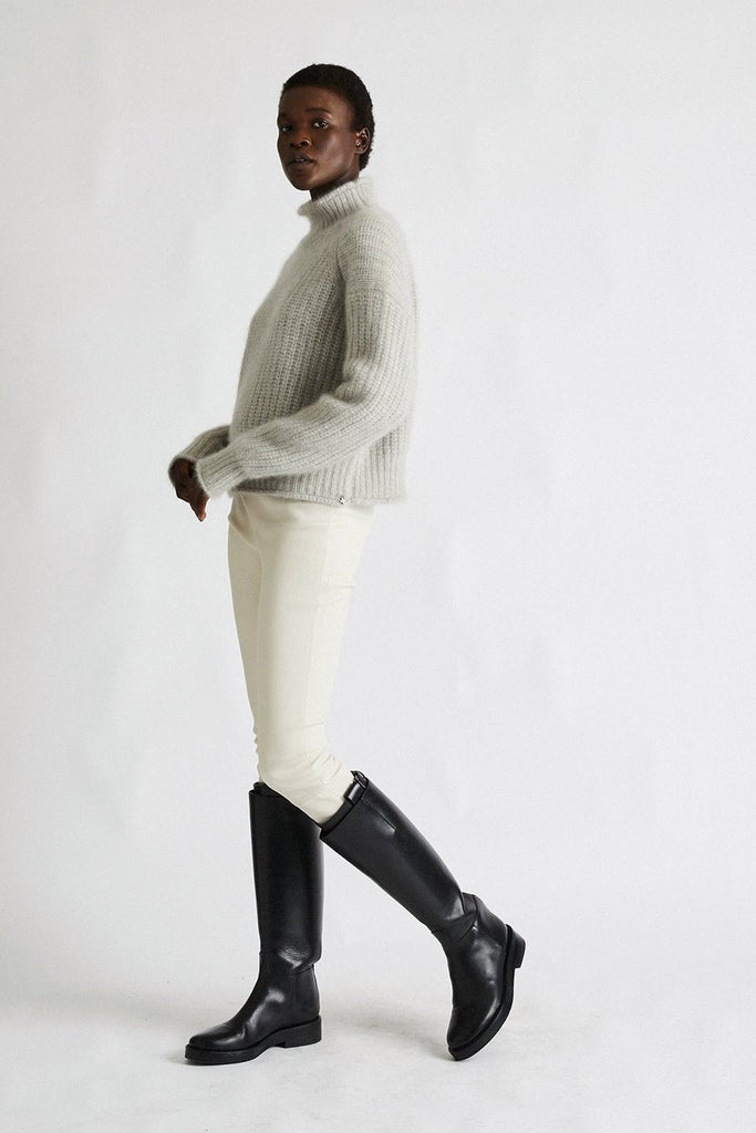 +Beryll Cashmere Sweater Carole | Shell Gray - +Beryll Worn By Good People
