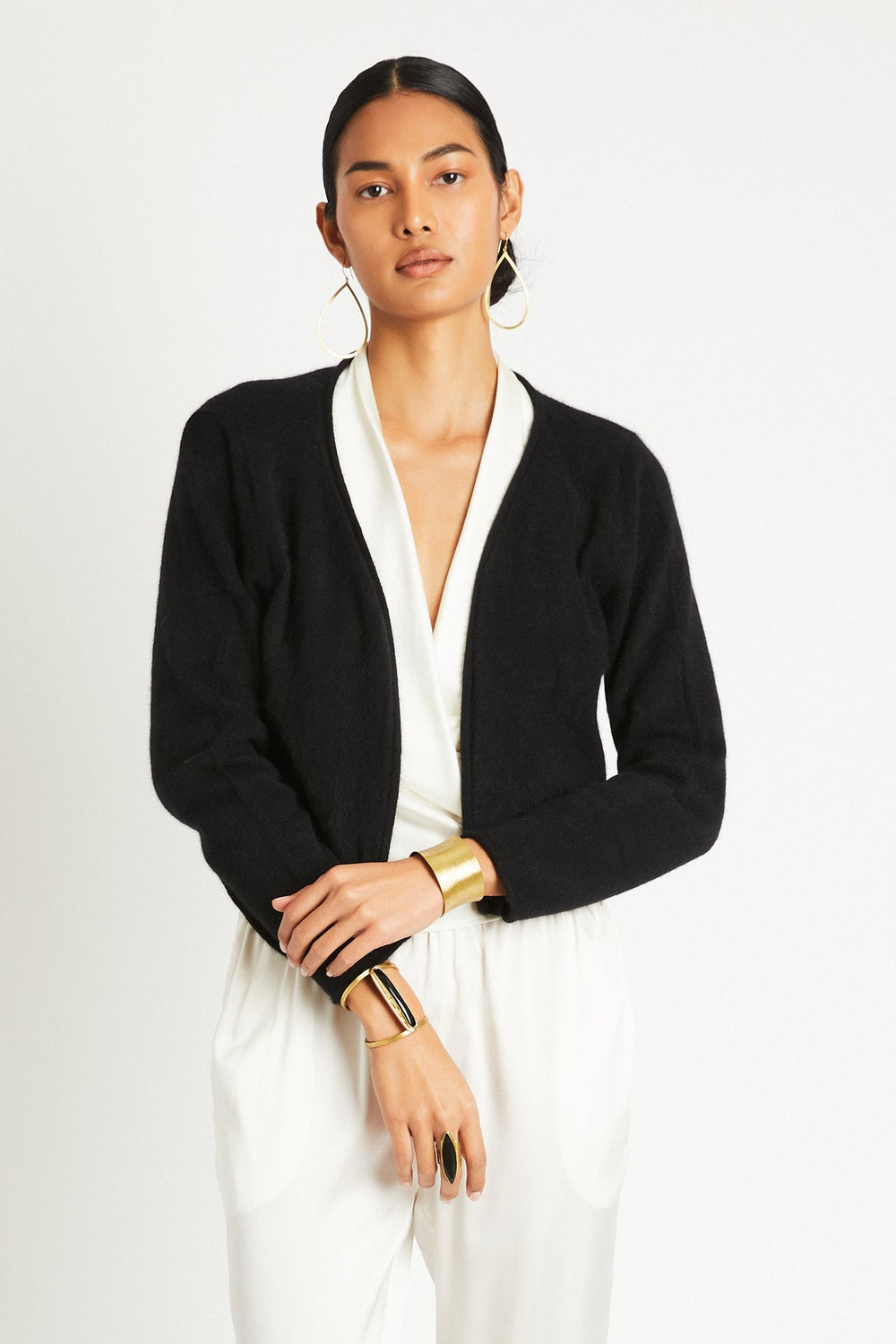 + Beryll Katharine Cashmere Cropped Cardigan | Black - + Beryll Katharine Cashmere Cropped Cardigan | Black - +Beryll Worn By Good People