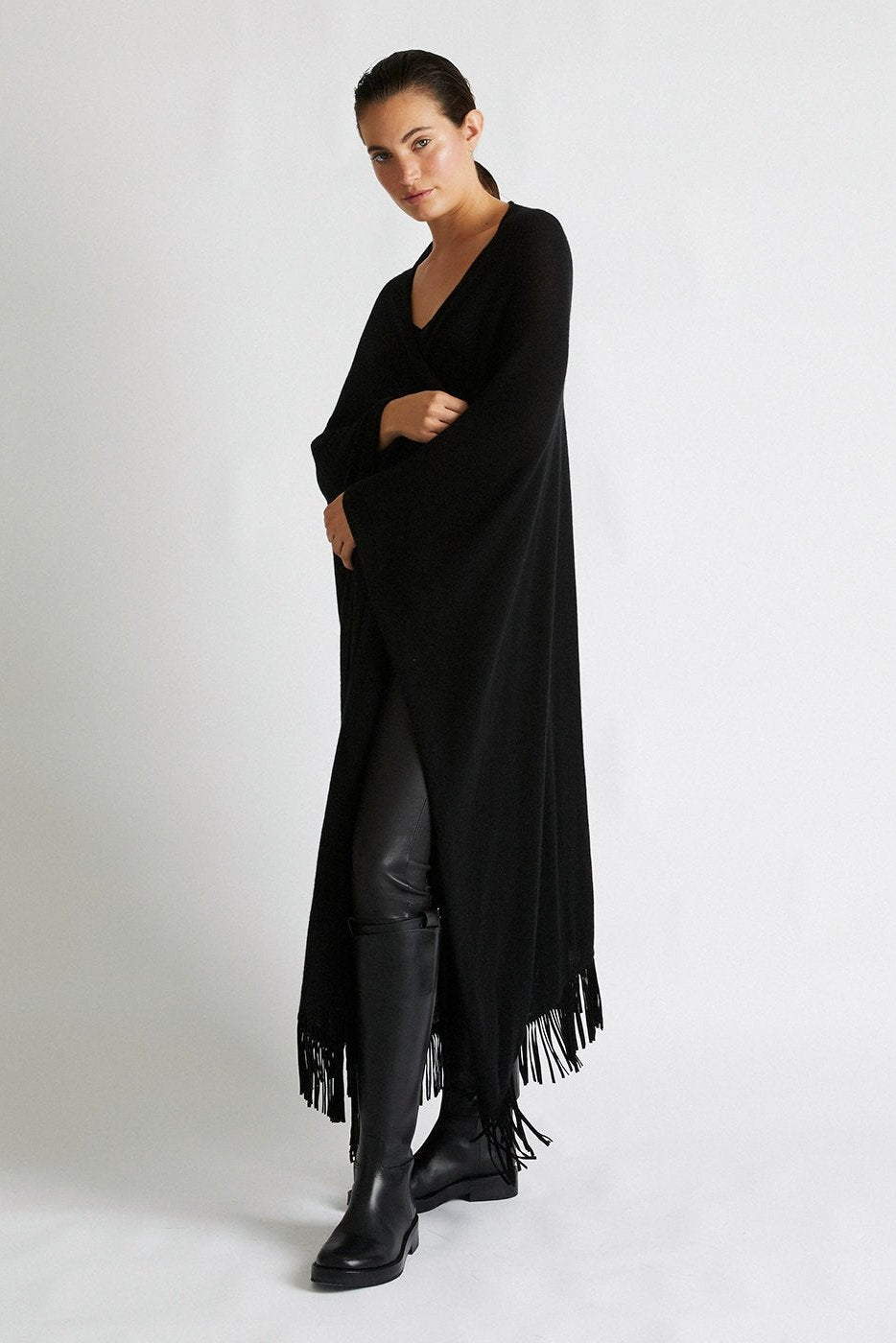 BERYLL 100% CASHMERE FRINGED PONCHO ONE SIZE hotsell